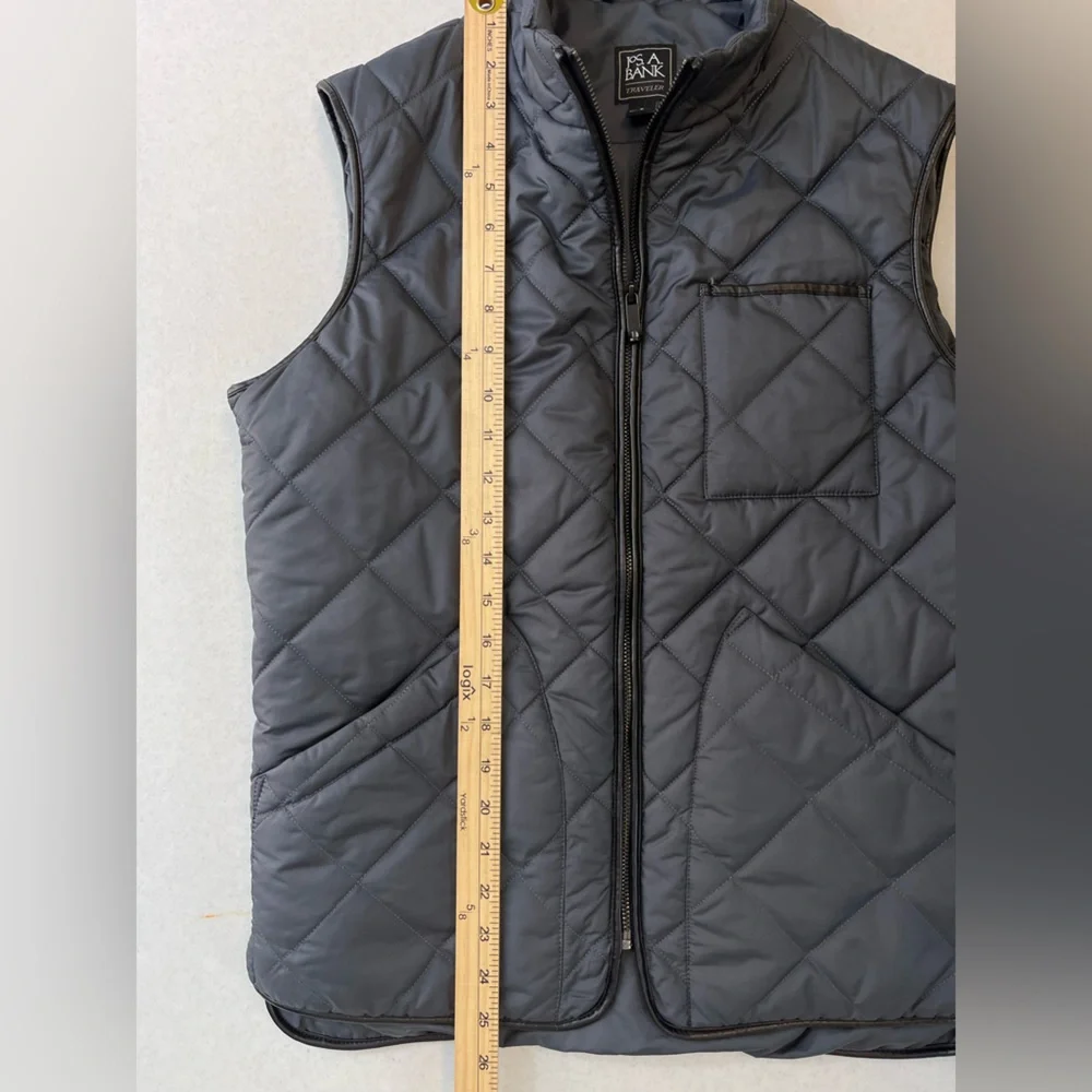 Jos. A Bank Men’s Dark Gray Quilted Puffer Vest. Size Medium. - Picture 4 of 10